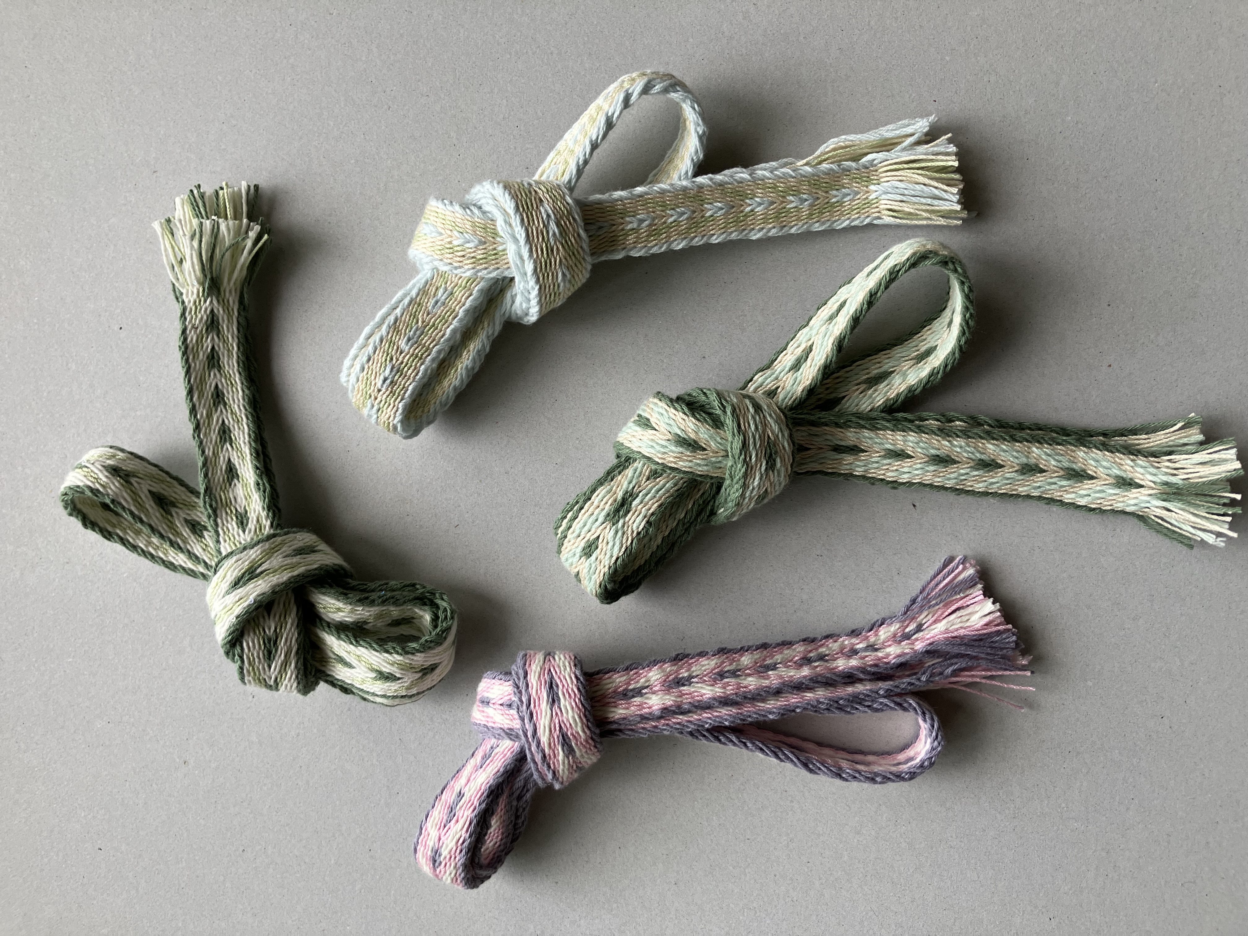 ｶｰﾄﾞｳｨｰﾋﾞﾝｸﾞ～リボンのような紐づくり～.jpeg